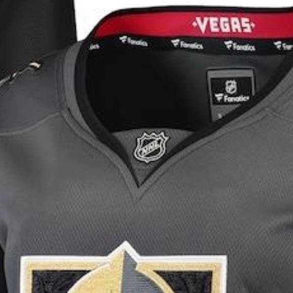 Vegas Golden Knights Jersey! 🖤💛❤️ - Picture 4 of 6